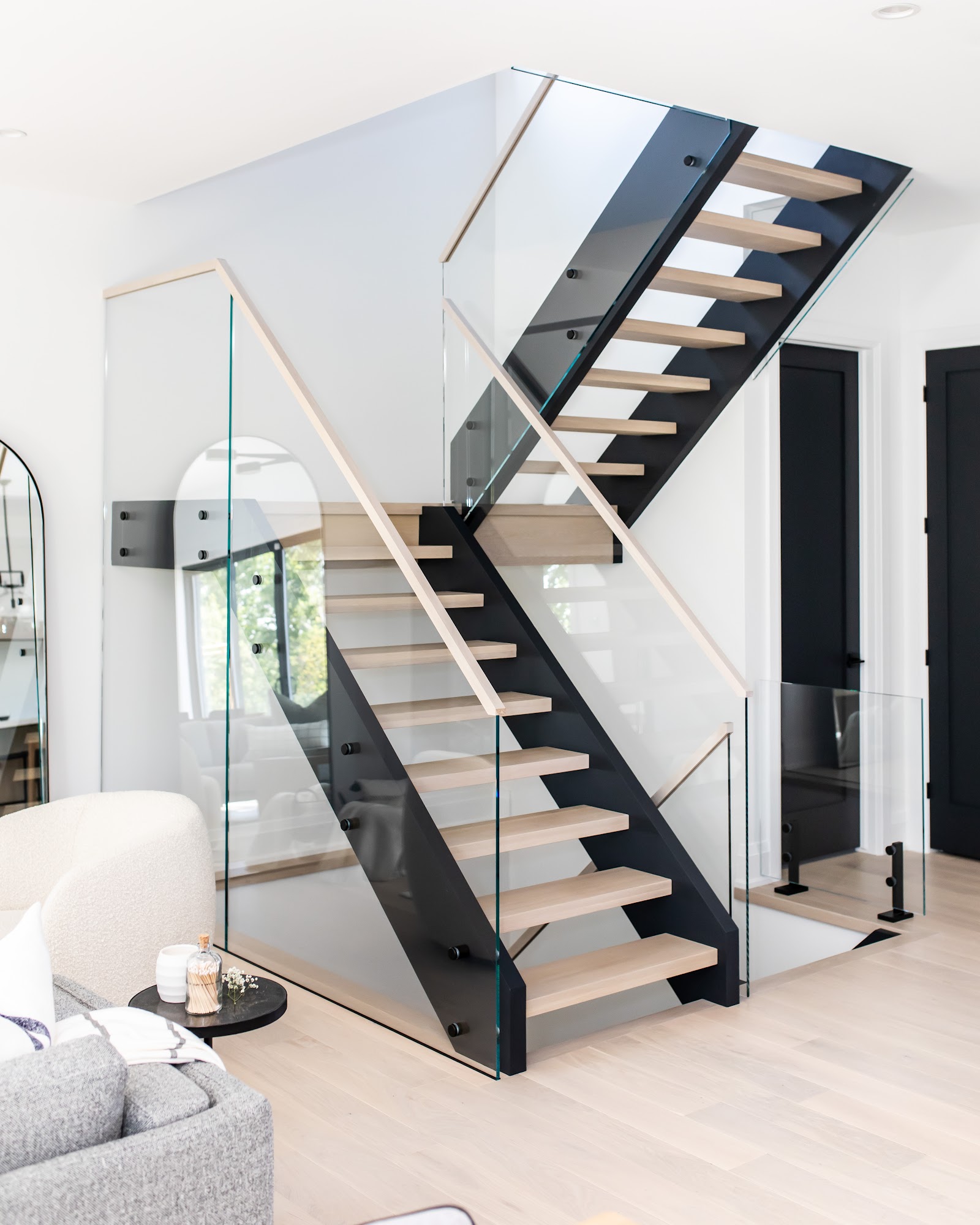 Custom glass and mirror in a high-end residential interior by BG Glass Technologies